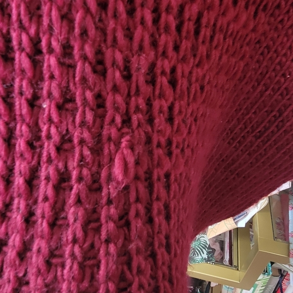 Large Chunky Knit Burgundy Red Infinity Scarf - Picture 8 of 8